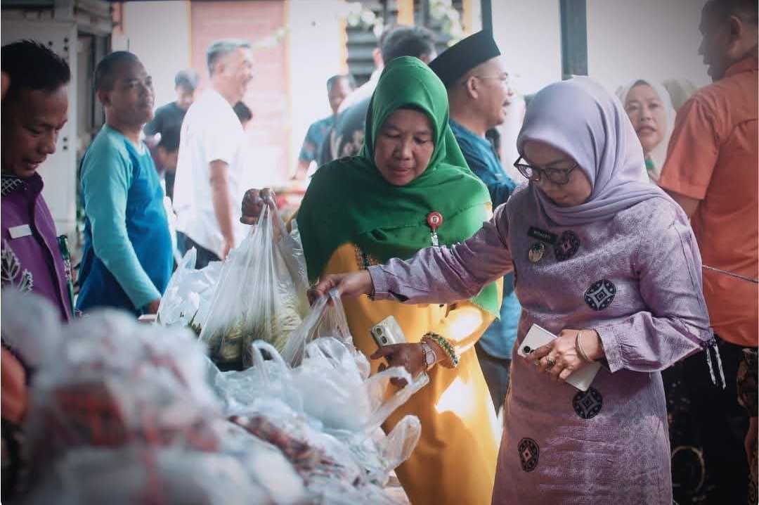 Pemkab Kampar Sediakan 3 Ton Beras di Gerakan Pangan Murah di Tapung