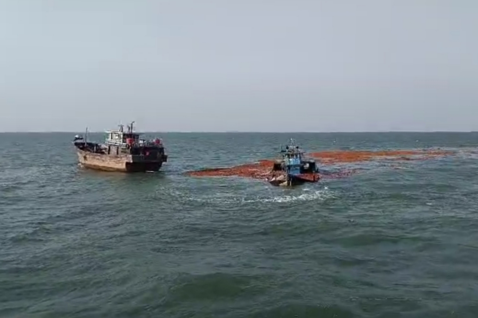 Kapal Berisi 160 Ton Kelapa Tenggelam di Perairan Rangsang