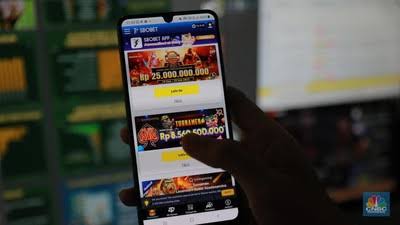 Jokowi Tunjuk Hadi Thajanto Pimpin Satgas Judi Online