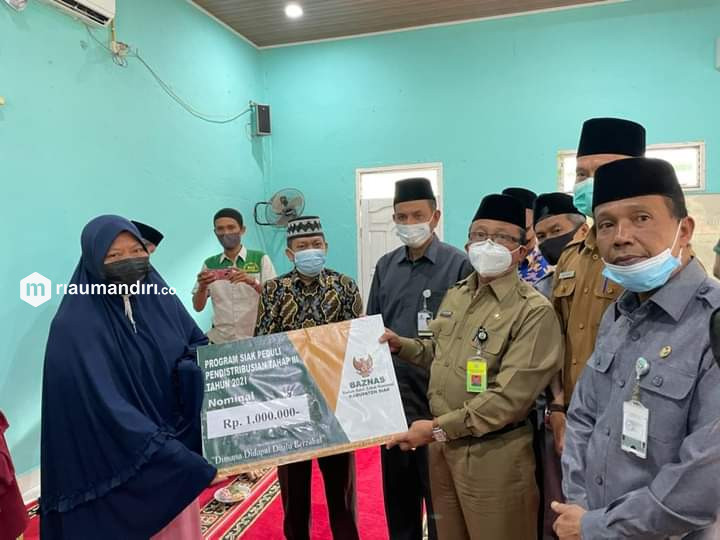 Baznas Siak Salurkan Zakat Tahap 3 Rp3,3 Miliar