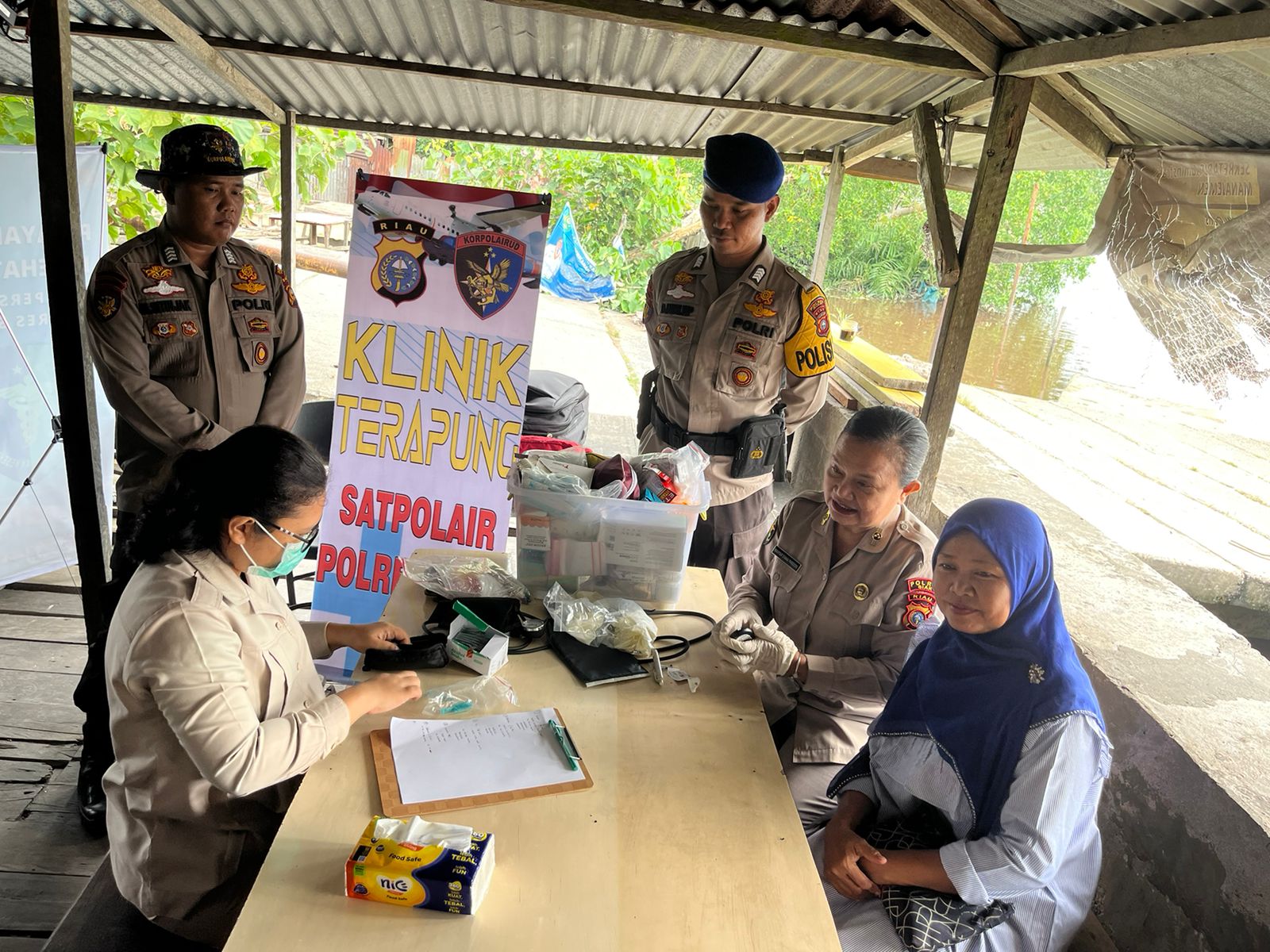 Klinik Terapung, Pelayanan Kesehatan Gratis dari Satpolairud Polres Siak