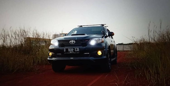 Pakai Rotator-Sirine, Fortuner Daus Mini Dihentikan Polisi