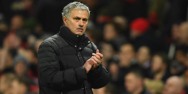 Mourinho Takkan Tangisi Absennya Pemain MU