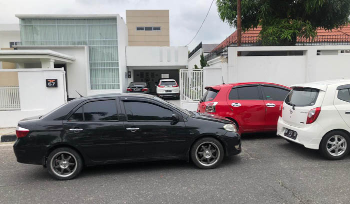 Video Mobil Parkir Tutupi Gerbang Rumah, Oknum Dishub Kampar Malah Ancam Warga